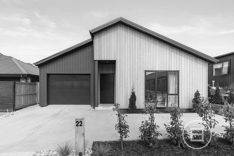 Photo of property in 22 Forage Road, Jacks Point, 9371