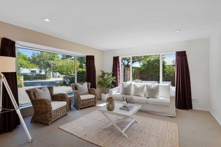 Photo of property in 2 Lewisham Park, St Albans, Christchurch, 8052