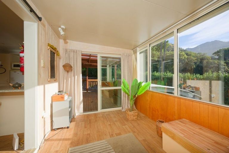 Photo of property in 17 Makura Road, Goose Bay, Kaikoura, 7374