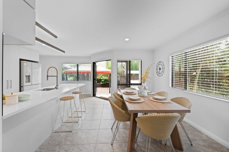 Photo of property in 26 Gunner Drive, Te Atatu Peninsula, Auckland, 0610