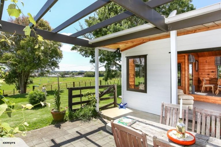 Photo of property in 42 Karioitahi Road, Waiuku, 2683