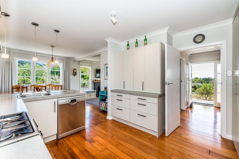 Photo of property in 118 Raumati Road, Raumati Beach, Paraparaumu, 5032