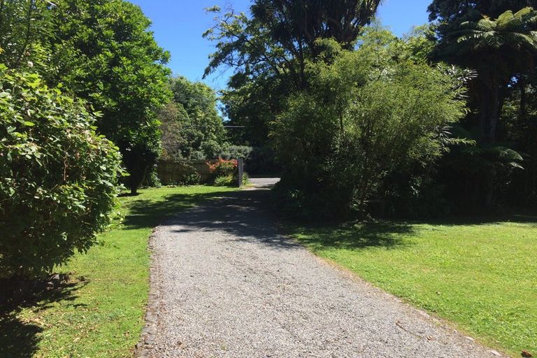 Photo of property in 15 Kauri Road, Waikanae, 5036