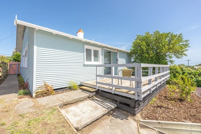 Photo of property in 29 Karewa Street, Castlecliff, Whanganui, 4501