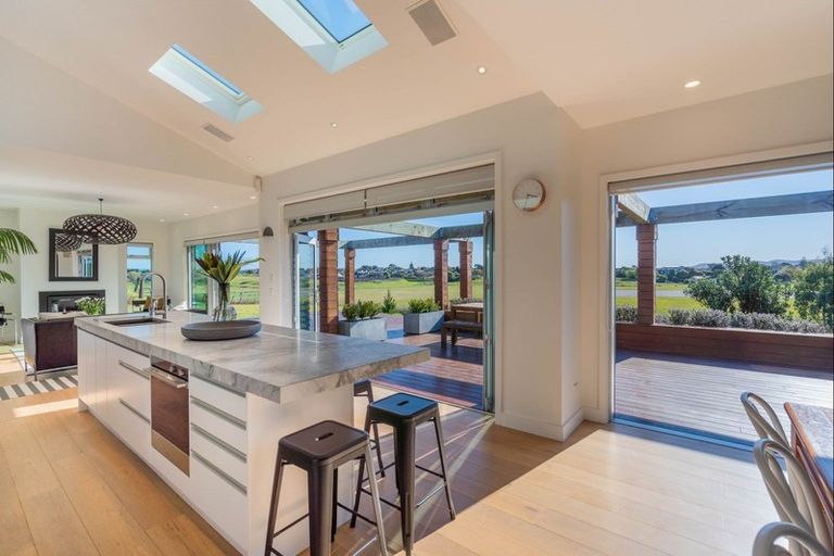 Photo of property in 184-186 Milne Drive, Paraparaumu, 5032