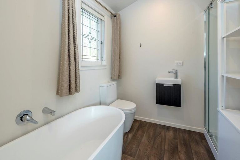 Photo of property in 6 Matenga Street, Waikanae, 5036