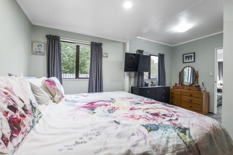 Photo of property in 92 Heta Road, Highlands Park, New Plymouth, 4312