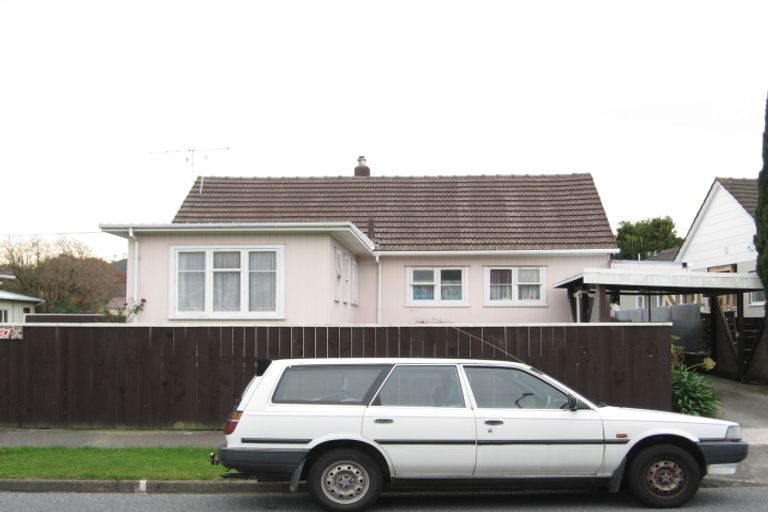 Photo of property in 37 Hewer Crescent, Naenae, Lower Hutt, 5011