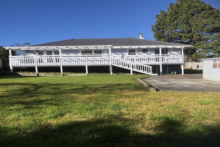 Photo of property in 5 Thomas Rea Place, Te Atatu South, Auckland, 0610