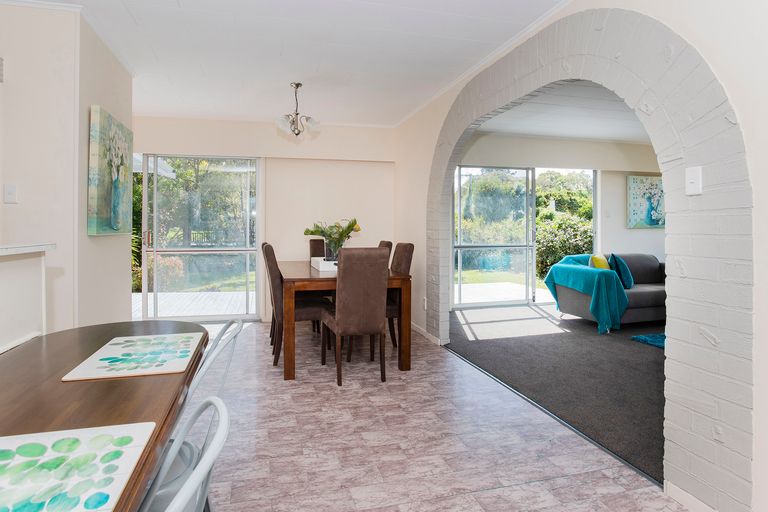 Photo of property in 27 Waingake Road, Manutuke, 4072