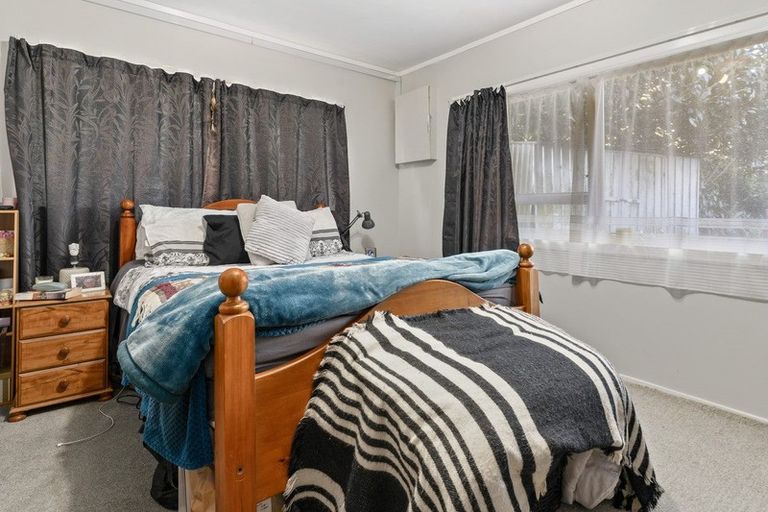Photo of property in 342 Glenfield Road, Glenfield, Auckland, 0629
