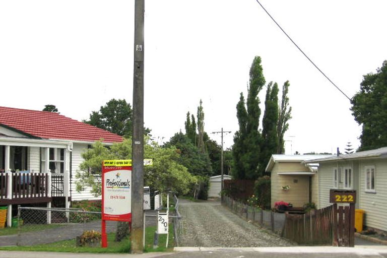 Photo of property in 220a Birkdale Road, Birkdale, Auckland, 0626
