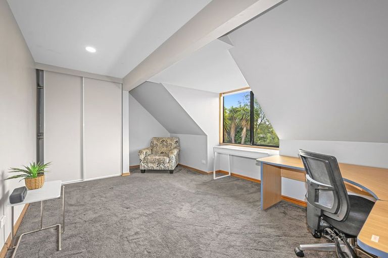 Photo of property in 9 Janice Place, Mount Pleasant, Christchurch, 8081