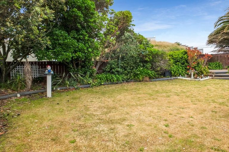 Photo of property in 8b Andresen Street, Foxton Beach, Foxton, 4815