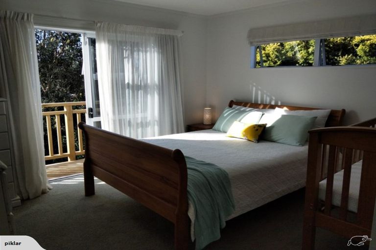 Photo of property in 8a Holiday Road, Stanmore Bay, Whangaparaoa, 0932