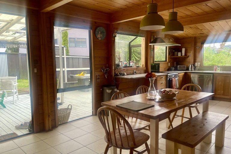 Photo of property in 8 Zealandia Road, Manly, Whangaparaoa, 0930