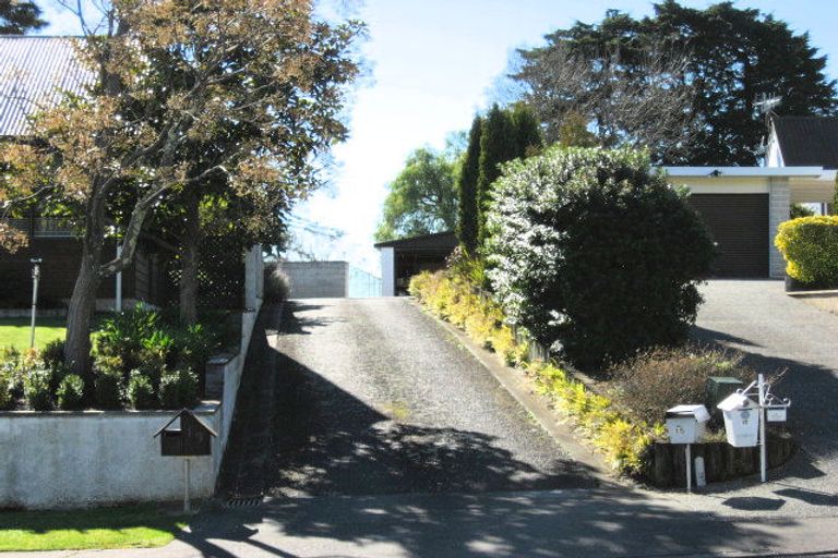 Photo of property in 15 Ritchie Place, Havelock North, 4130