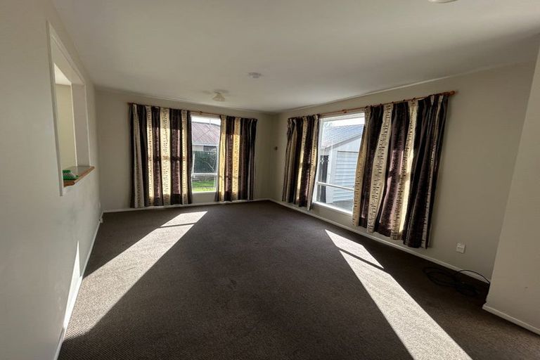 Photo of property in 18 Inwoods Road, Parklands, Christchurch, 8083