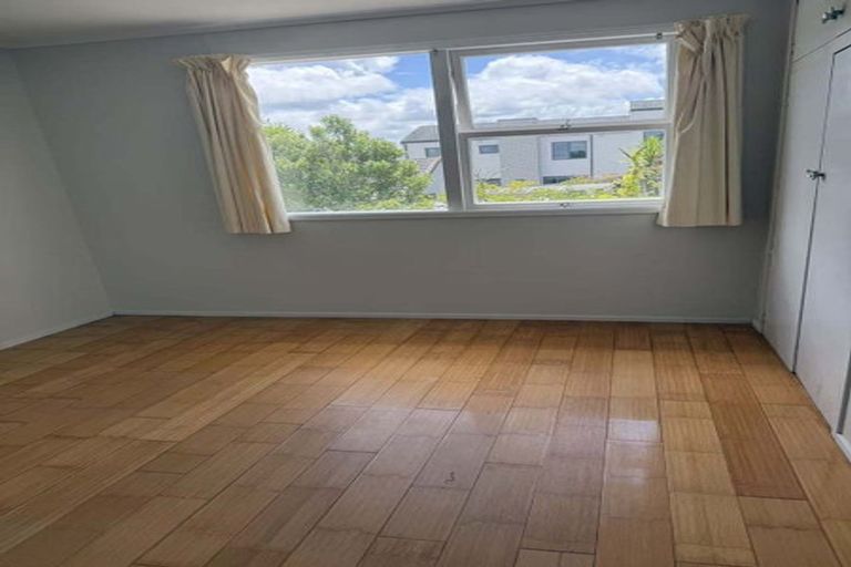 Photo of property in 18a Dallinghoe Crescent, Milford, Auckland, 0620