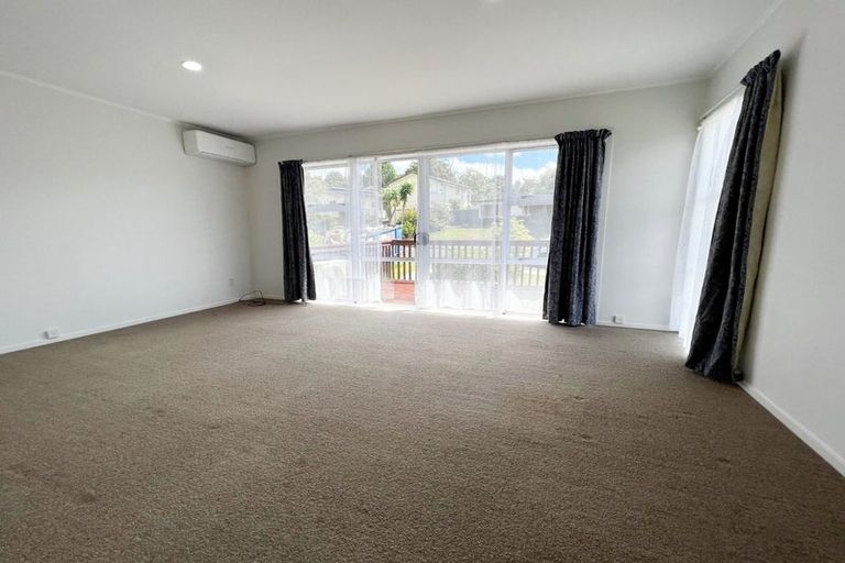 Photo of property in 1/2 Gretel Place, Hillcrest, Auckland, 0627