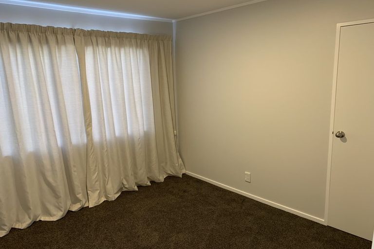 Photo of property in 16 Imelda Road, Te Atatu Peninsula, Auckland, 0610