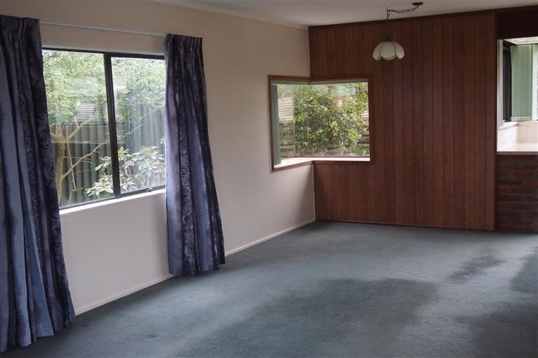 Photo of property in 2/2 Silvan Place, Bell Block, New Plymouth, 4312