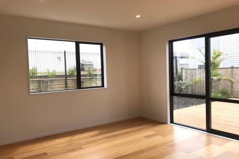 Photo of property in 18 Spyglass Street, Red Beach, 0932