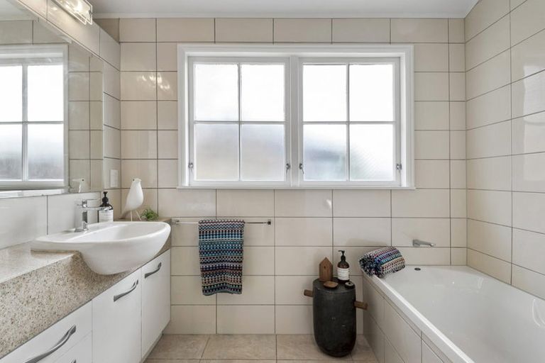 Photo of property in 3/15 Saltburn Road, Milford, Auckland, 0620