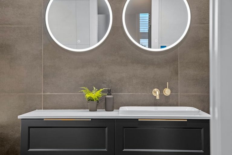 Photo of property in 15 Jack Seabrook Road, Hobsonville, Auckland, 0616