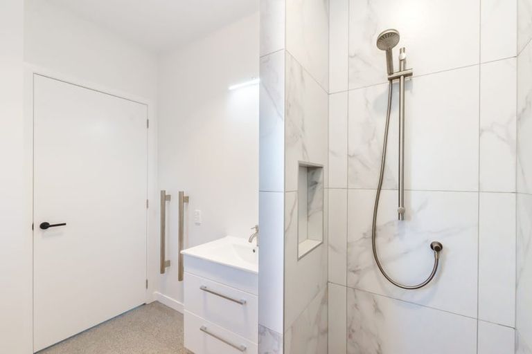 Photo of property in 42 Parkwood Avenue, Westgate, Auckland, 0614