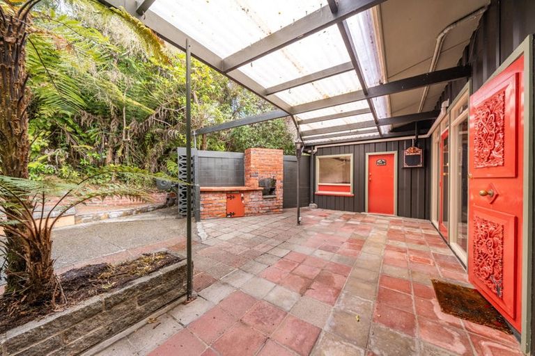 Photo of property in 99 Pinehaven Road, Pinehaven, Upper Hutt, 5019