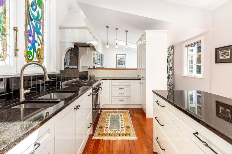 Photo of property in 194 Sydney Street West, Thorndon, Wellington, 6011