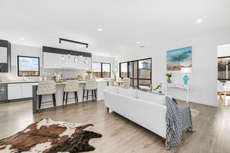 Photo of property in 73 Hughs Way, Flat Bush, Auckland, 2019