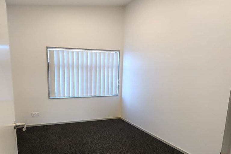 Photo of property in 19a Statesman Street, Henderson, Auckland, 0612
