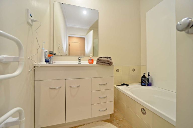 Photo of property in 40 Chapel Road, Flat Bush, Auckland, 2019