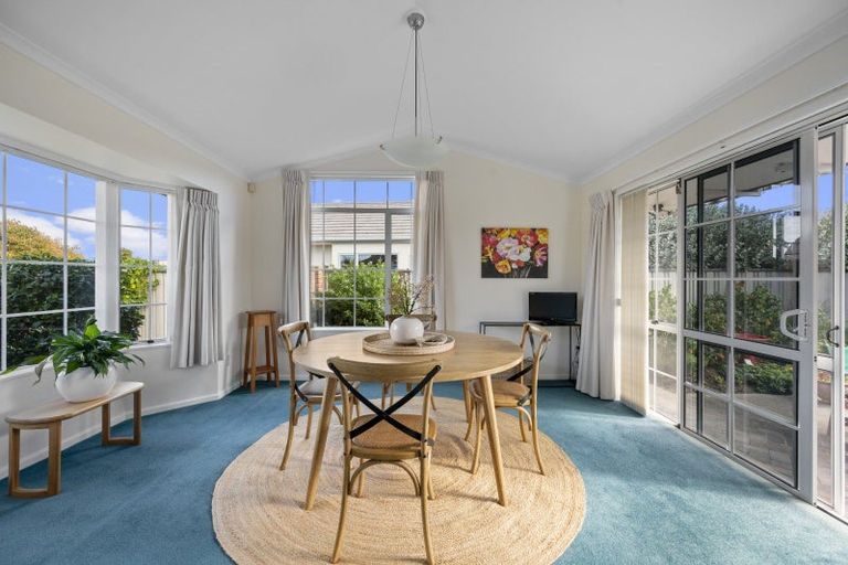 Photo of property in 3 Claridge Place, Taradale, Napier, 4112