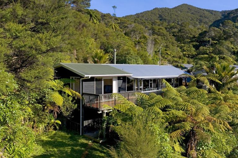 Photo of property in 38 Hope Drive, Okiwi Bay, 7193