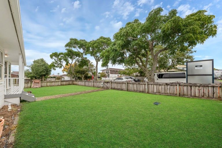 Photo of property in 41 Paterson Avenue West, Pukekohe, 2120