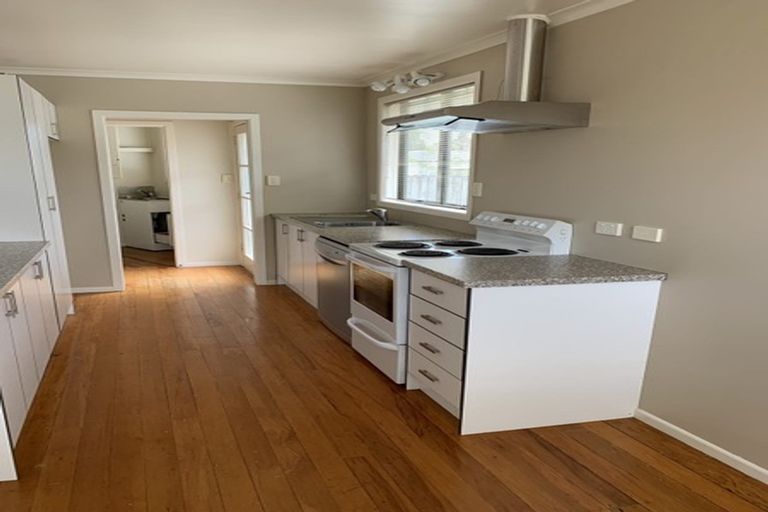 Photo of property in 3a Kelvin Road, Papakura, 2110