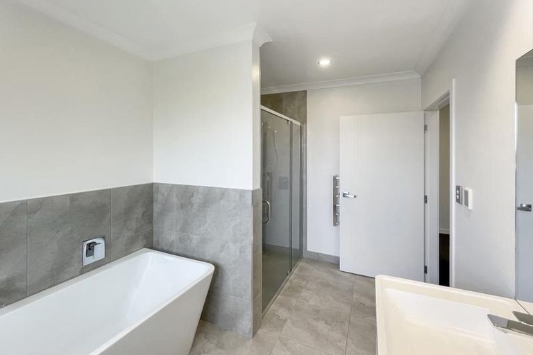 Photo of property in 16 Helen June Avenue, Flagstaff, Hamilton, 3210