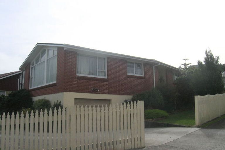 Photo of property in 1 Wattle Grove, Maungaraki, Lower Hutt, 5010