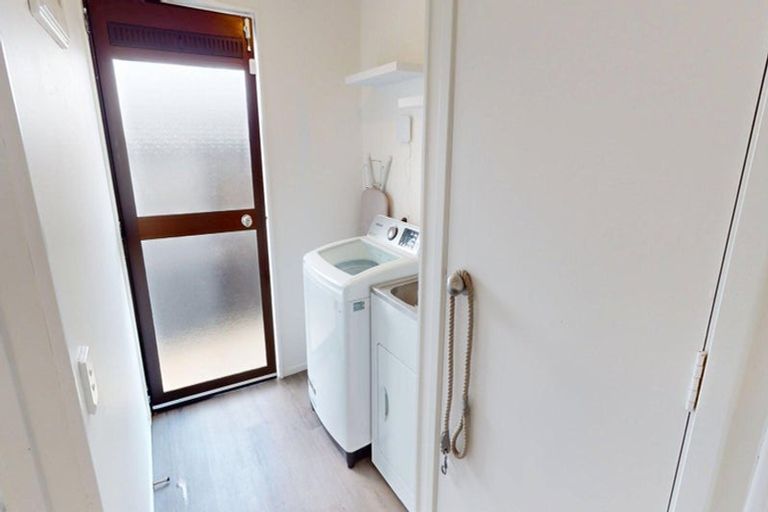 Photo of property in 2/685 Pioneer Highway, Highbury, Palmerston North, 4412