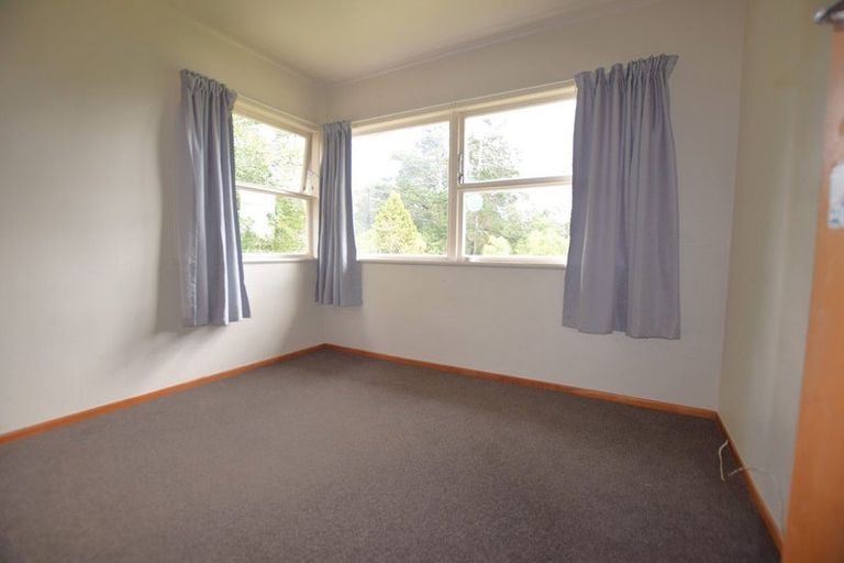 Photo of property in 46 Kaurilands Road, Titirangi, Auckland, 0604