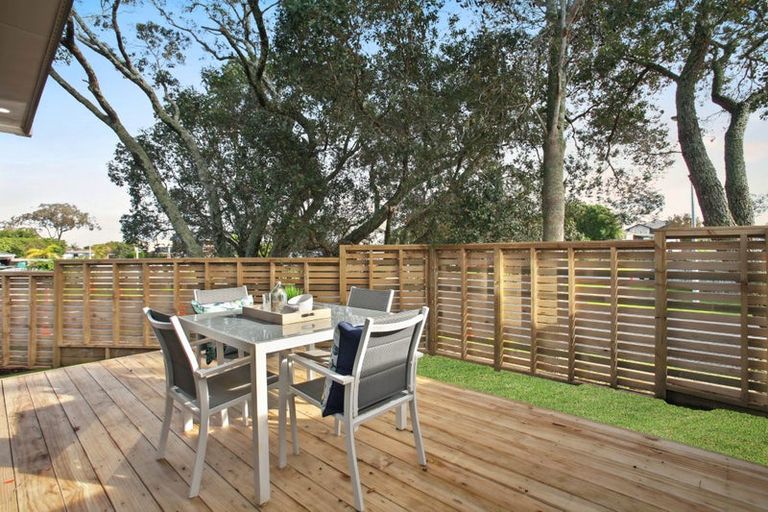 Photo of property in 12 Kurnell Drive, Botany Downs, Auckland, 2010