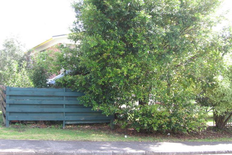 Photo of property in 1/59 Royal Road, Te Atatu South, Auckland, 0610