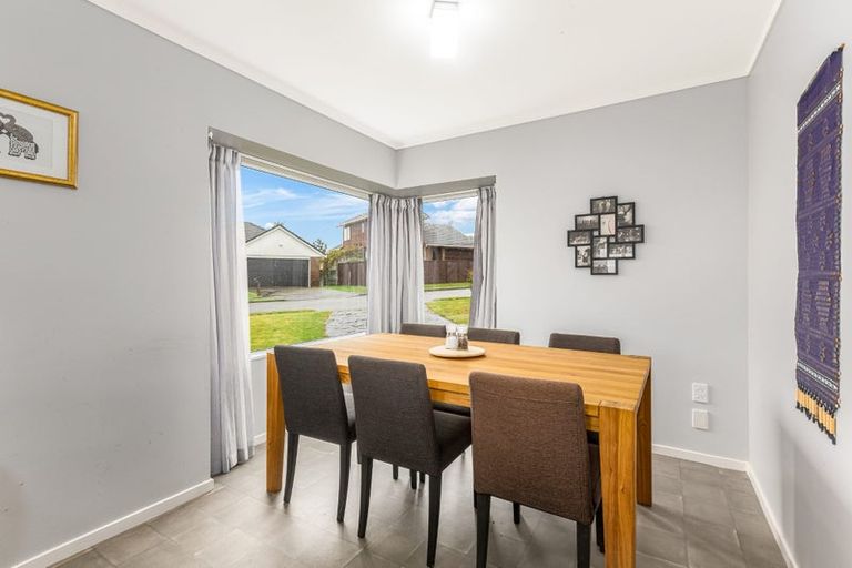 Photo of property in 2 Coventry Close, Ascot Park, Porirua, 5024