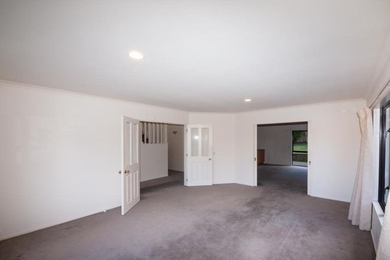 Photo of property in 39 Waverton Terrace, Churton Park, Wellington, 6037