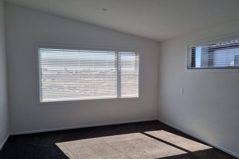 Photo of property in 27 Bill Miller Drive, Papamoa, 3118