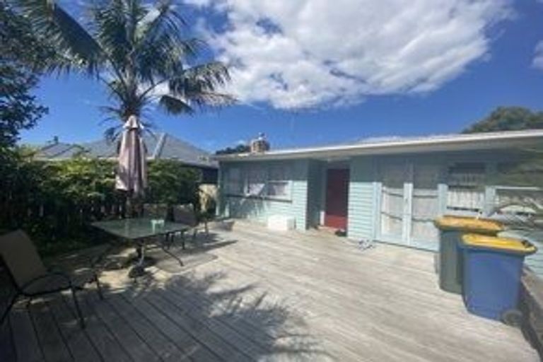 Photo of property in 23 Hogans Road, Glenfield, Auckland, 0629