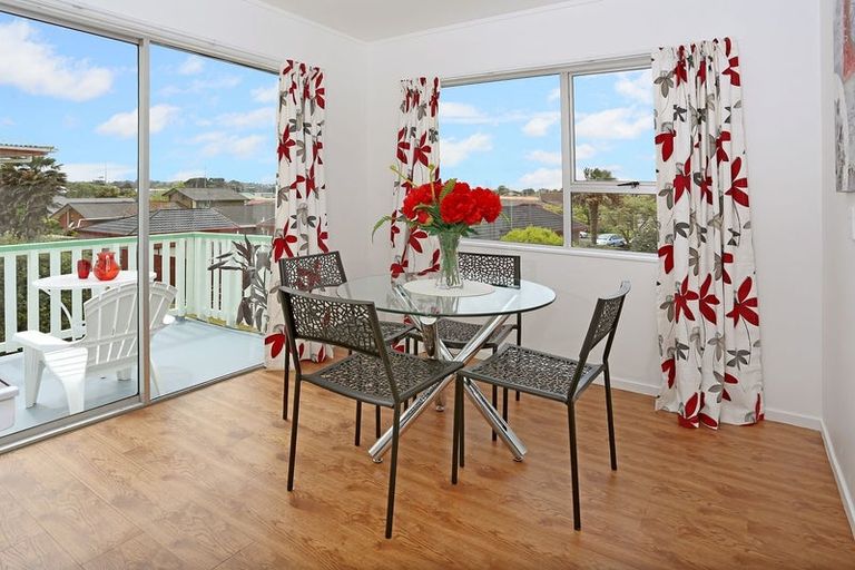 Photo of property in 17 Statesman Street, Henderson, Auckland, 0612